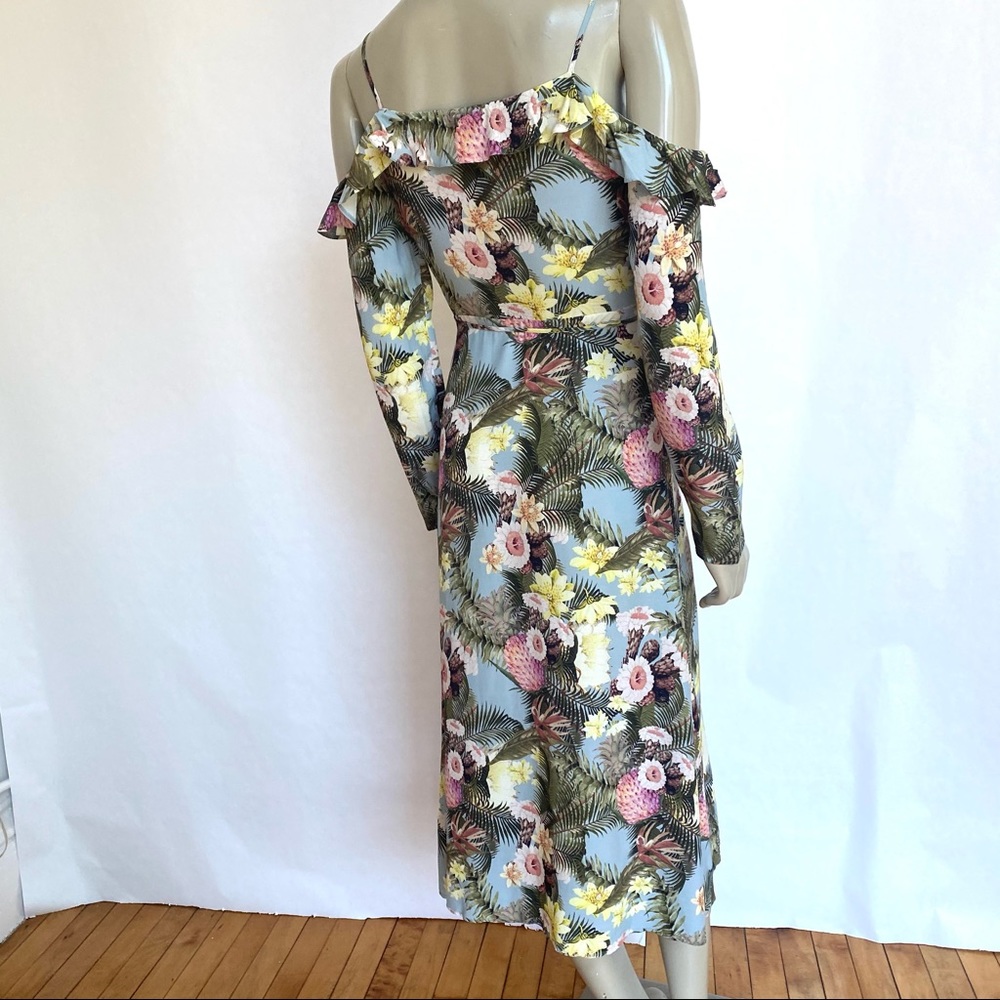 Floral wrap dress - Picture 9 of 16
